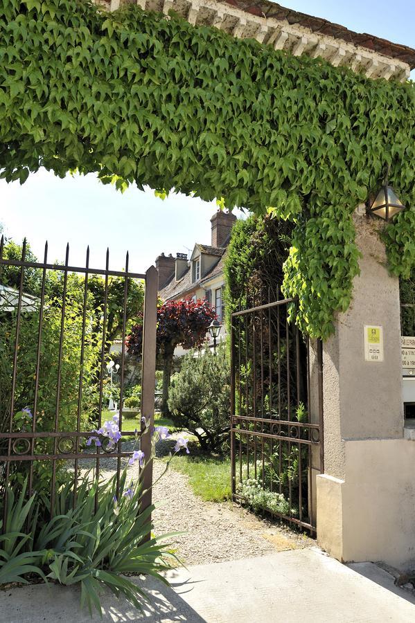 Logis - Hotel Restaurant Les Tilleuls Saint-Florentin  Luaran gambar