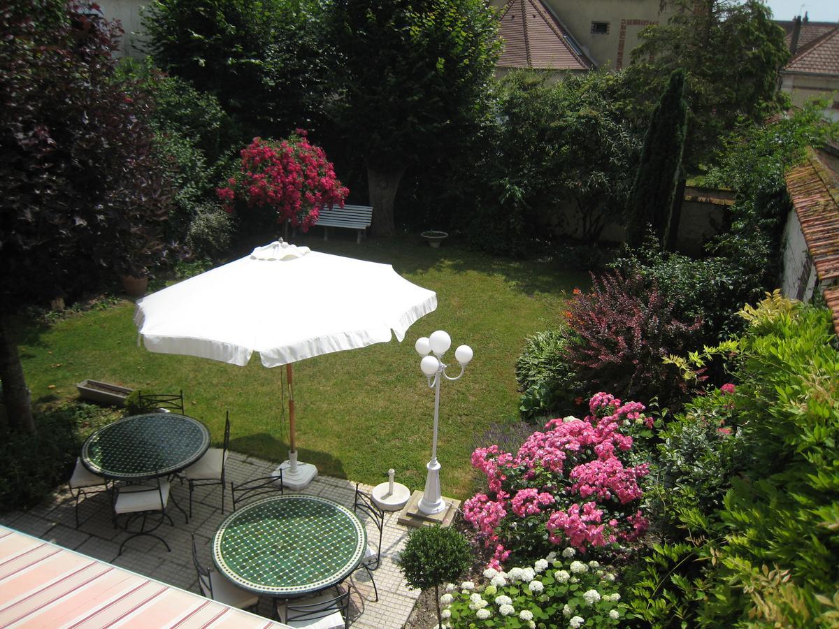 Logis - Hotel Restaurant Les Tilleuls Saint-Florentin  Luaran gambar