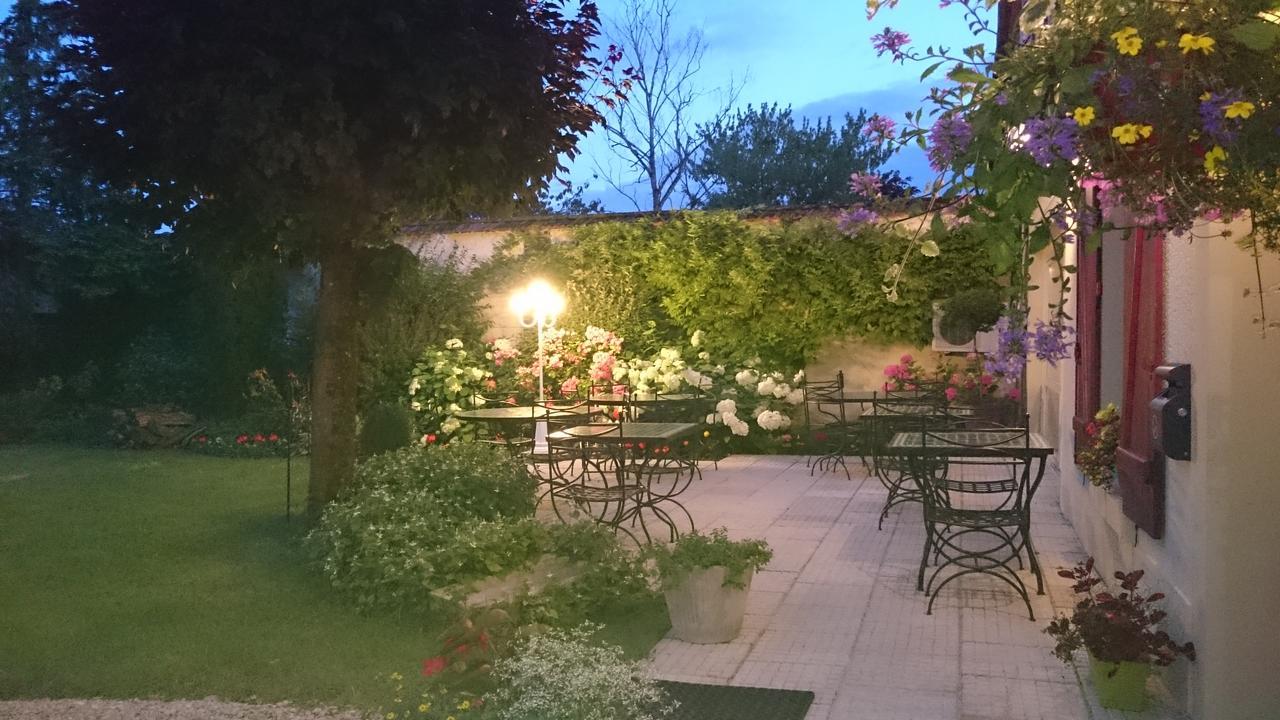 Logis - Hotel Restaurant Les Tilleuls Saint-Florentin  Luaran gambar