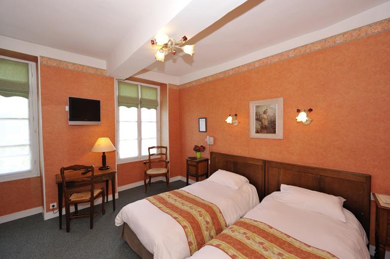 Logis - Hotel Restaurant Les Tilleuls Saint-Florentin  Luaran gambar