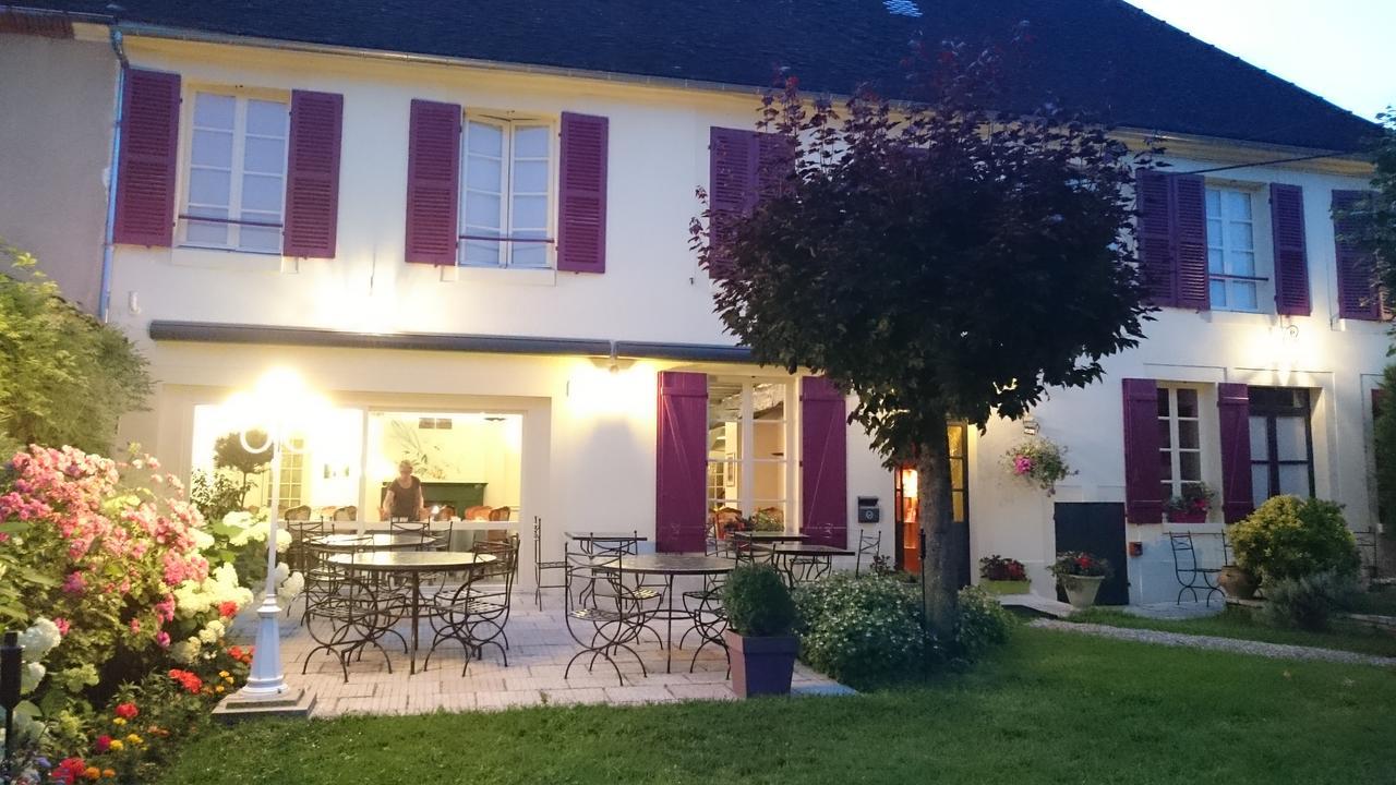 Logis - Hotel Restaurant Les Tilleuls Saint-Florentin  Luaran gambar